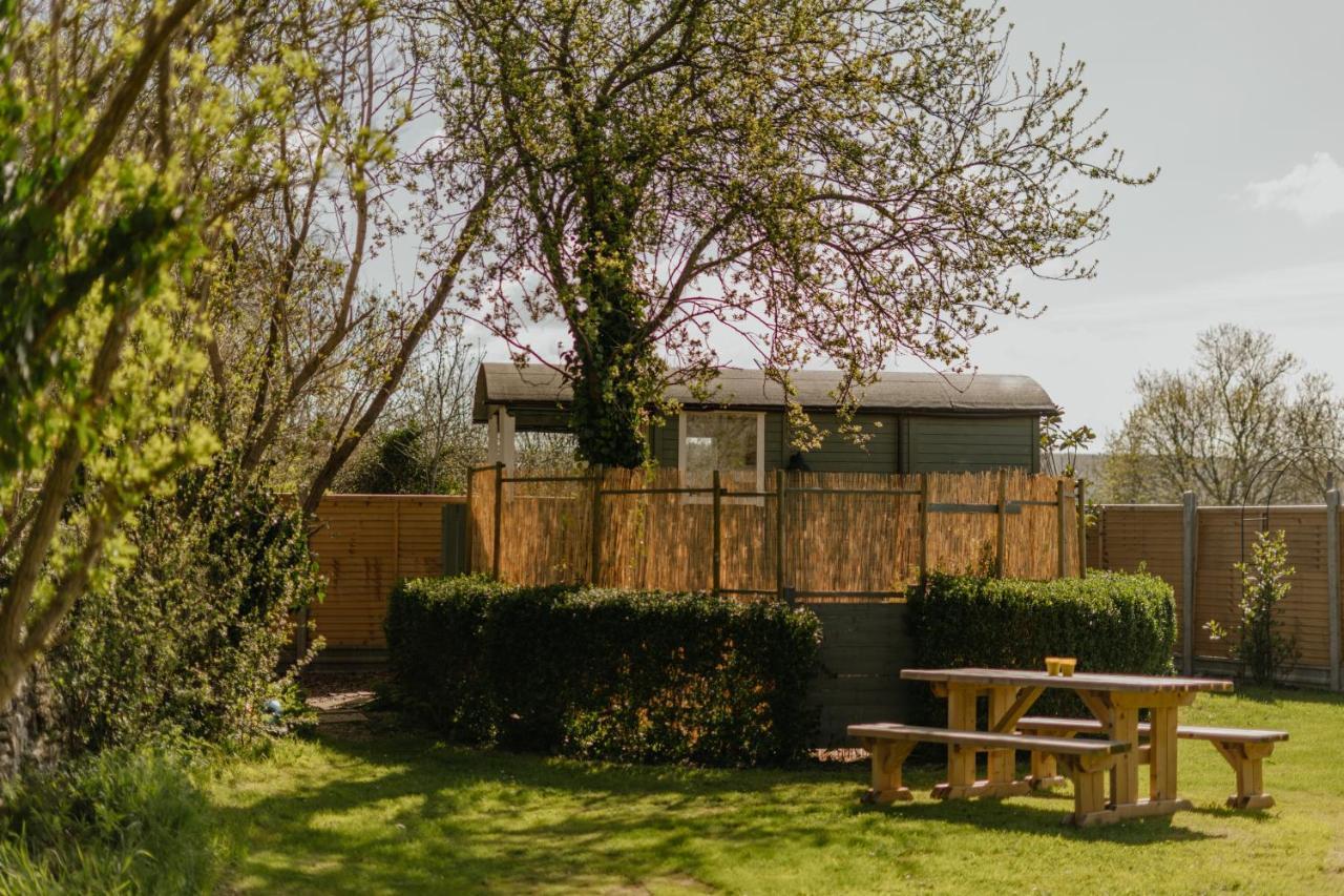 Little England Retreats - Cottage, Yurt And Shepherd Huts Othery ภายนอก รูปภาพ