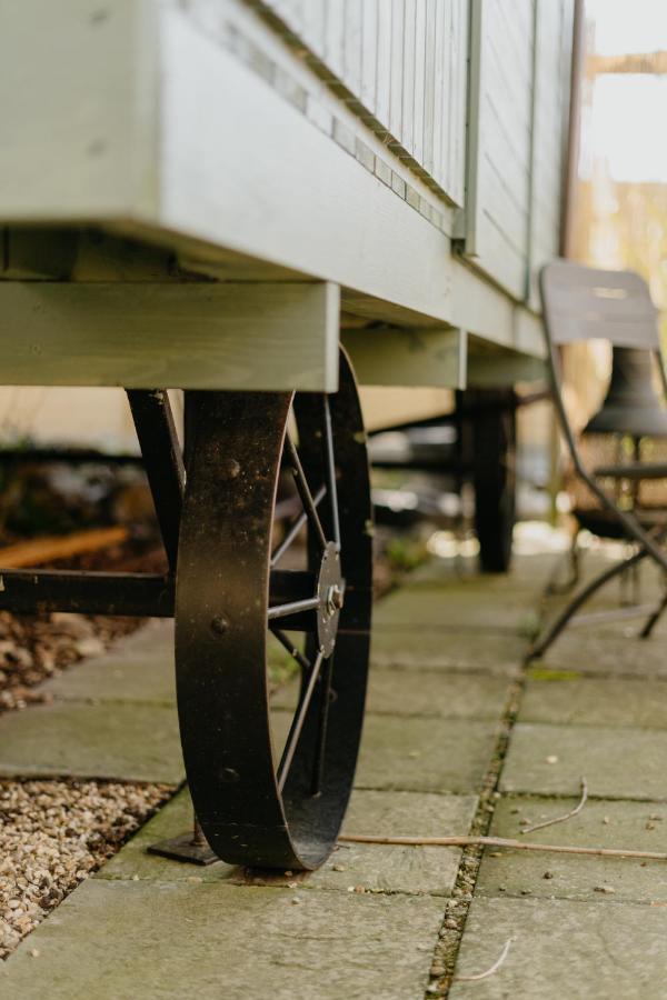 Little England Retreats - Cottage, Yurt And Shepherd Huts Othery ภายนอก รูปภาพ