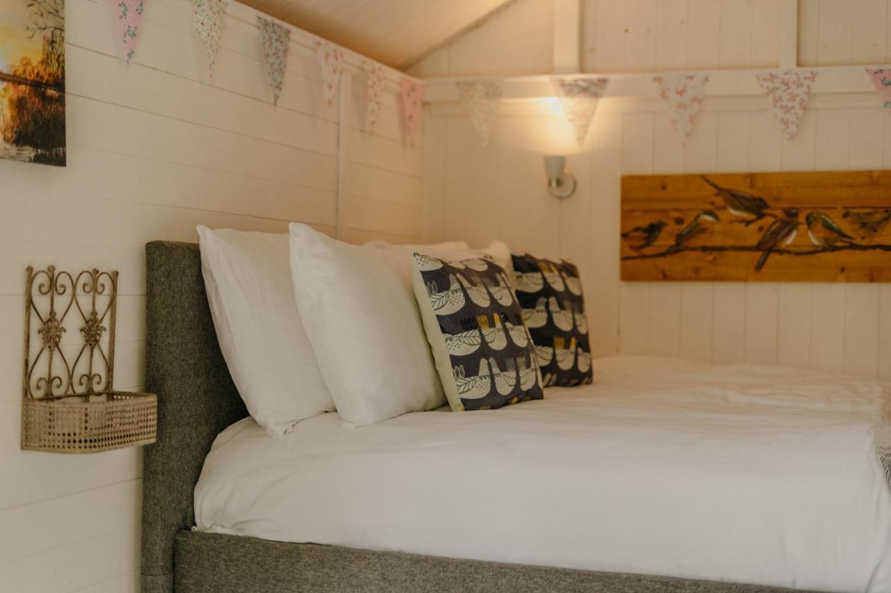 Little England Retreats - Cottage, Yurt And Shepherd Huts Othery ภายนอก รูปภาพ