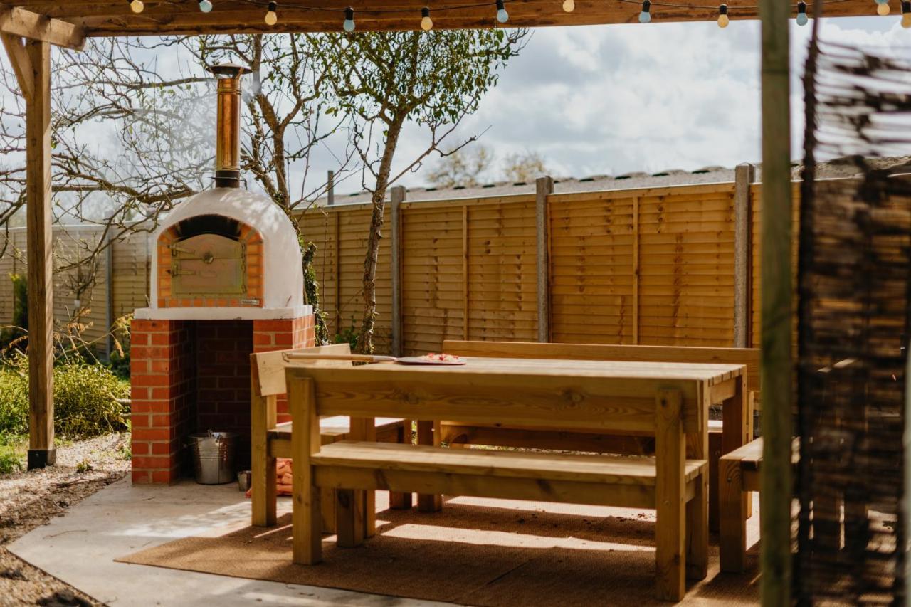 Little England Retreats - Cottage, Yurt And Shepherd Huts Othery ภายนอก รูปภาพ