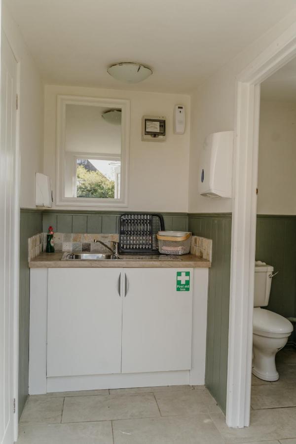 Little England Retreats - Cottage, Yurt And Shepherd Huts Othery ภายนอก รูปภาพ