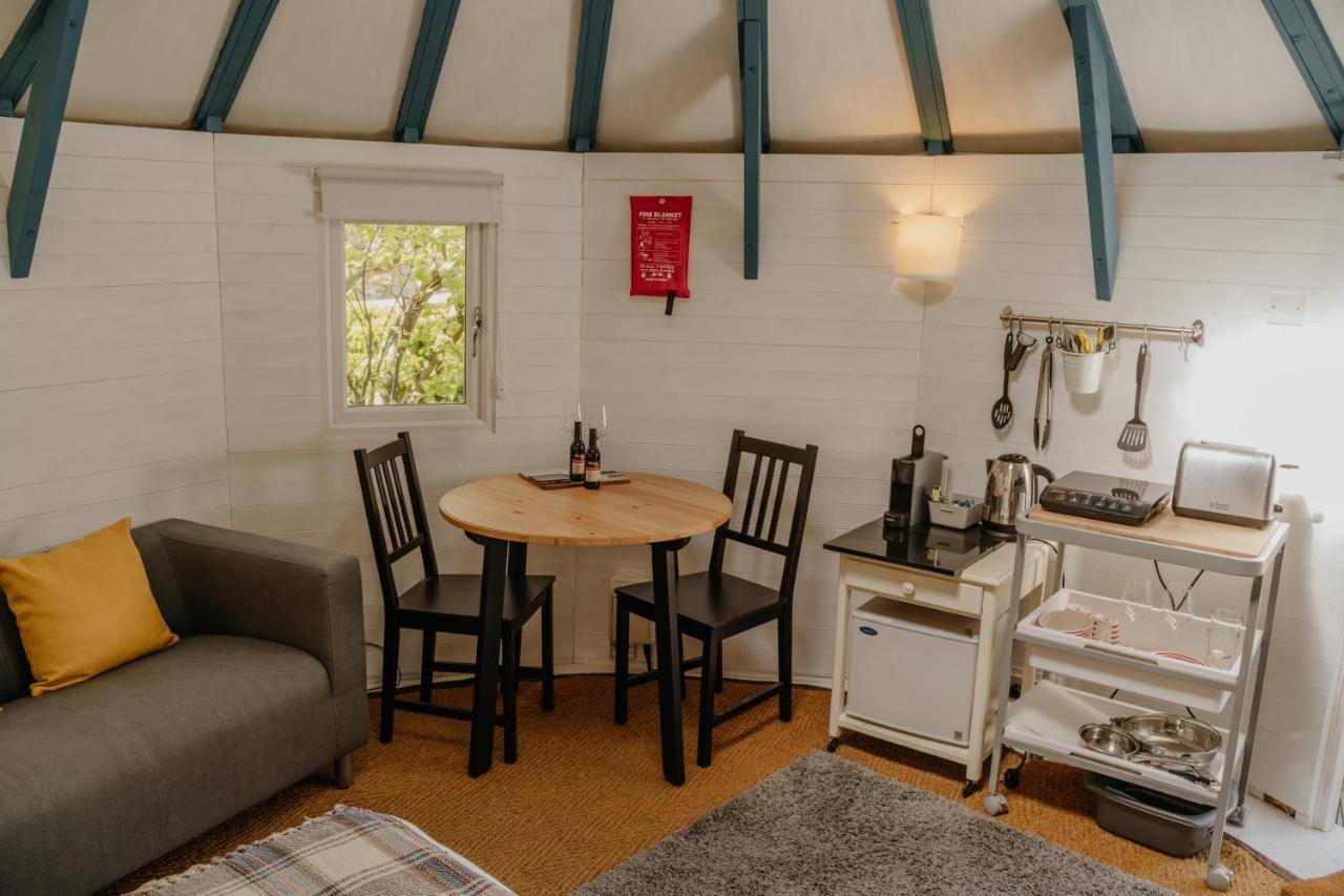Little England Retreats - Cottage, Yurt And Shepherd Huts Othery ภายนอก รูปภาพ